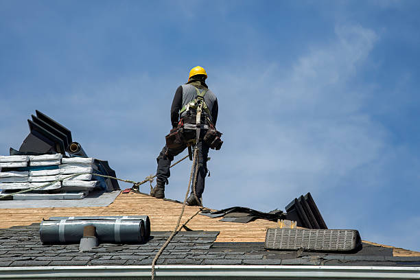 Professional Roofing technician working in Hartford, IL
